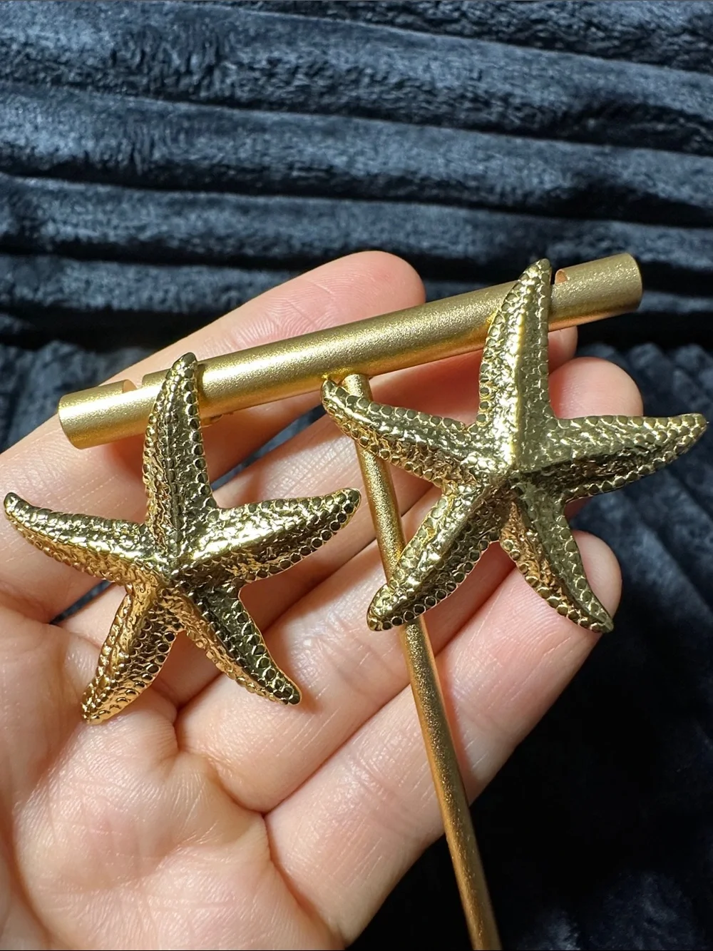 Kenneth Jay Lane Gold Starfish Clip-On Earrings - Picture 5 of 5